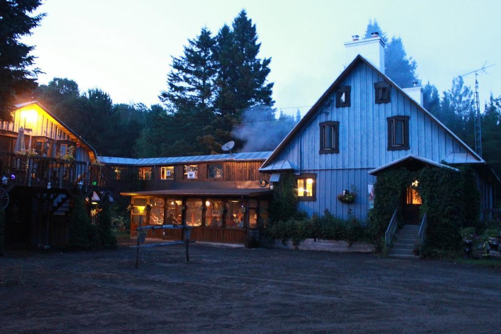 Auberge Le Cheval Bleu Saint-Alphonse-Rodriguez Eksteriør billede