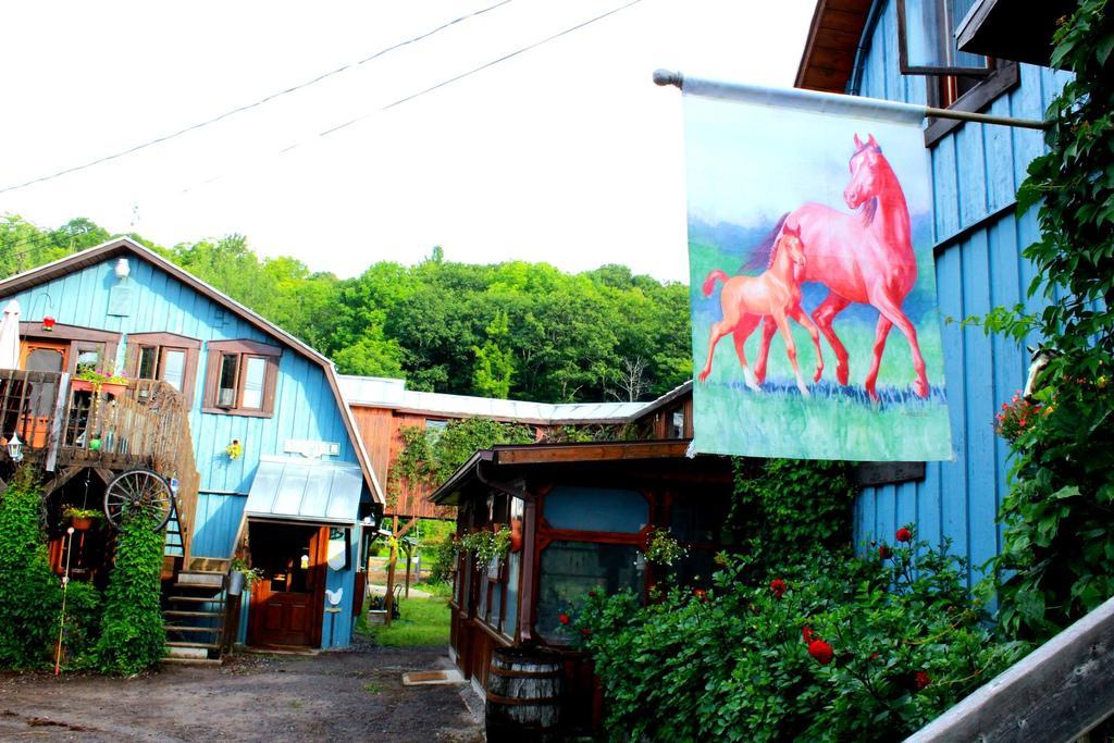 Auberge Le Cheval Bleu Saint-Alphonse-Rodriguez Eksteriør billede