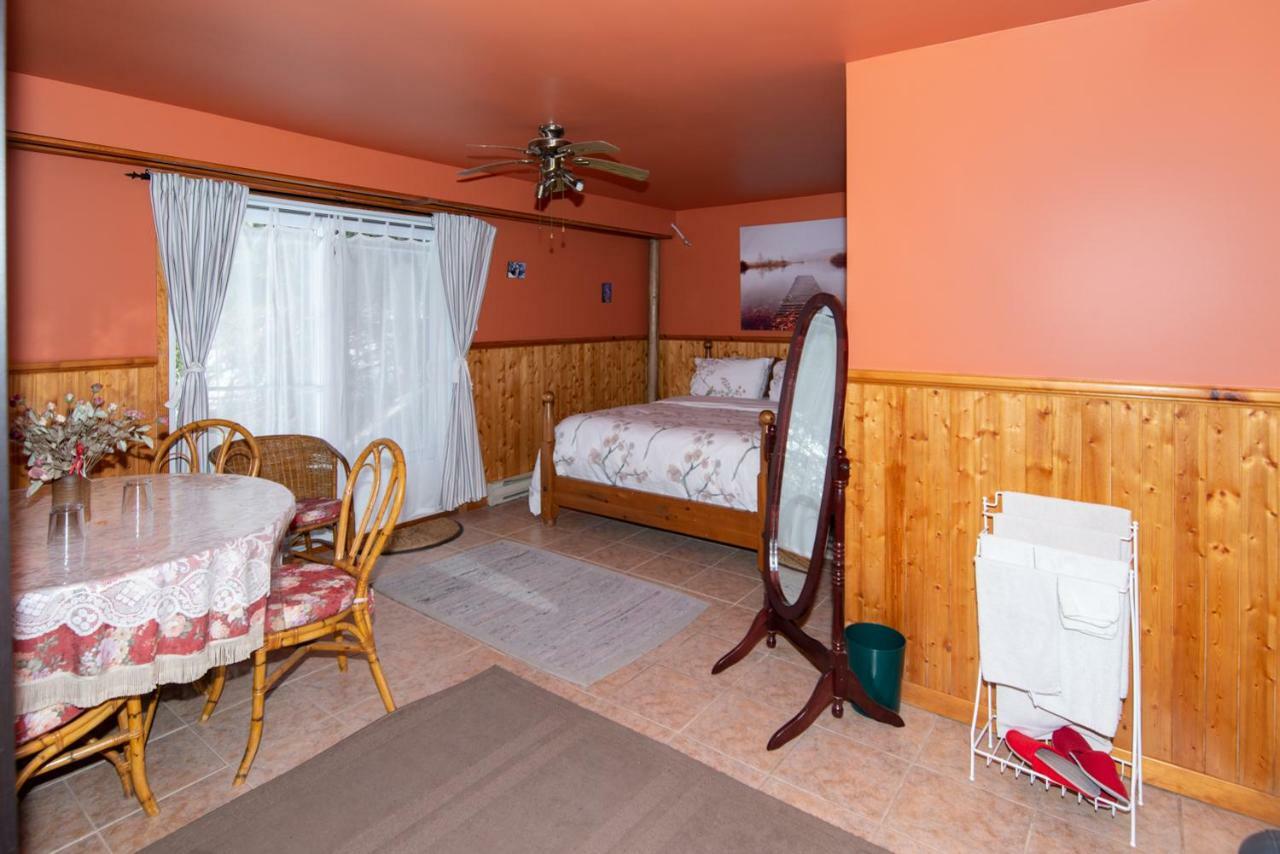 Auberge Le Cheval Bleu Saint-Alphonse-Rodriguez Eksteriør billede
